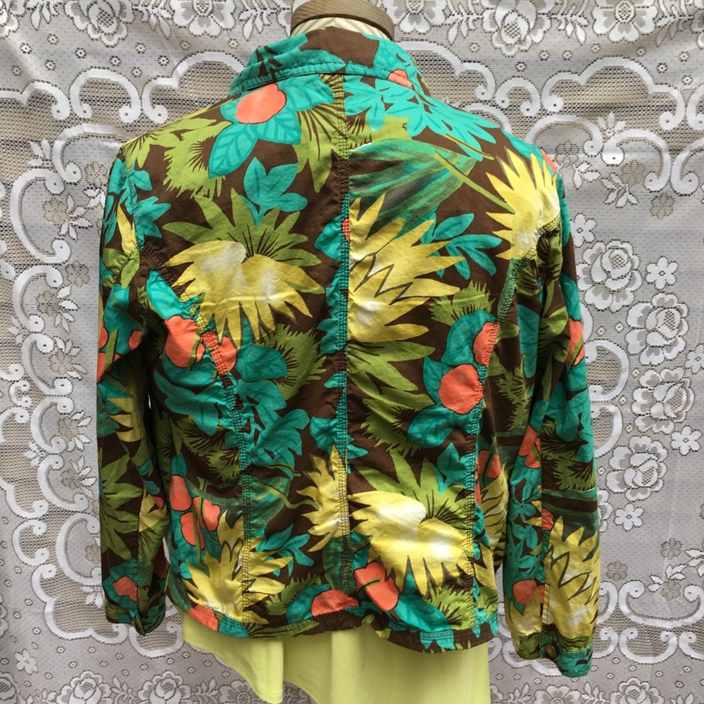 EUC Chico’s multicolor tropical pattern jacket - Picture 3 of 8
